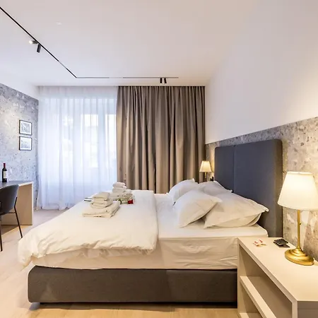 Riviera Apartment *